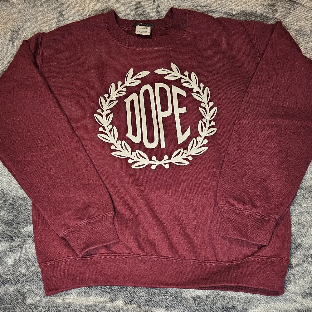 DOPE COUTURE unisex Wreath Crewneck Sweatshirt in Burgundy sz Small